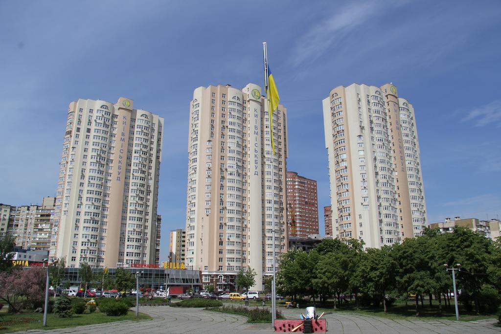 Solo Apartment Dragomanova Kyiv Exterior photo